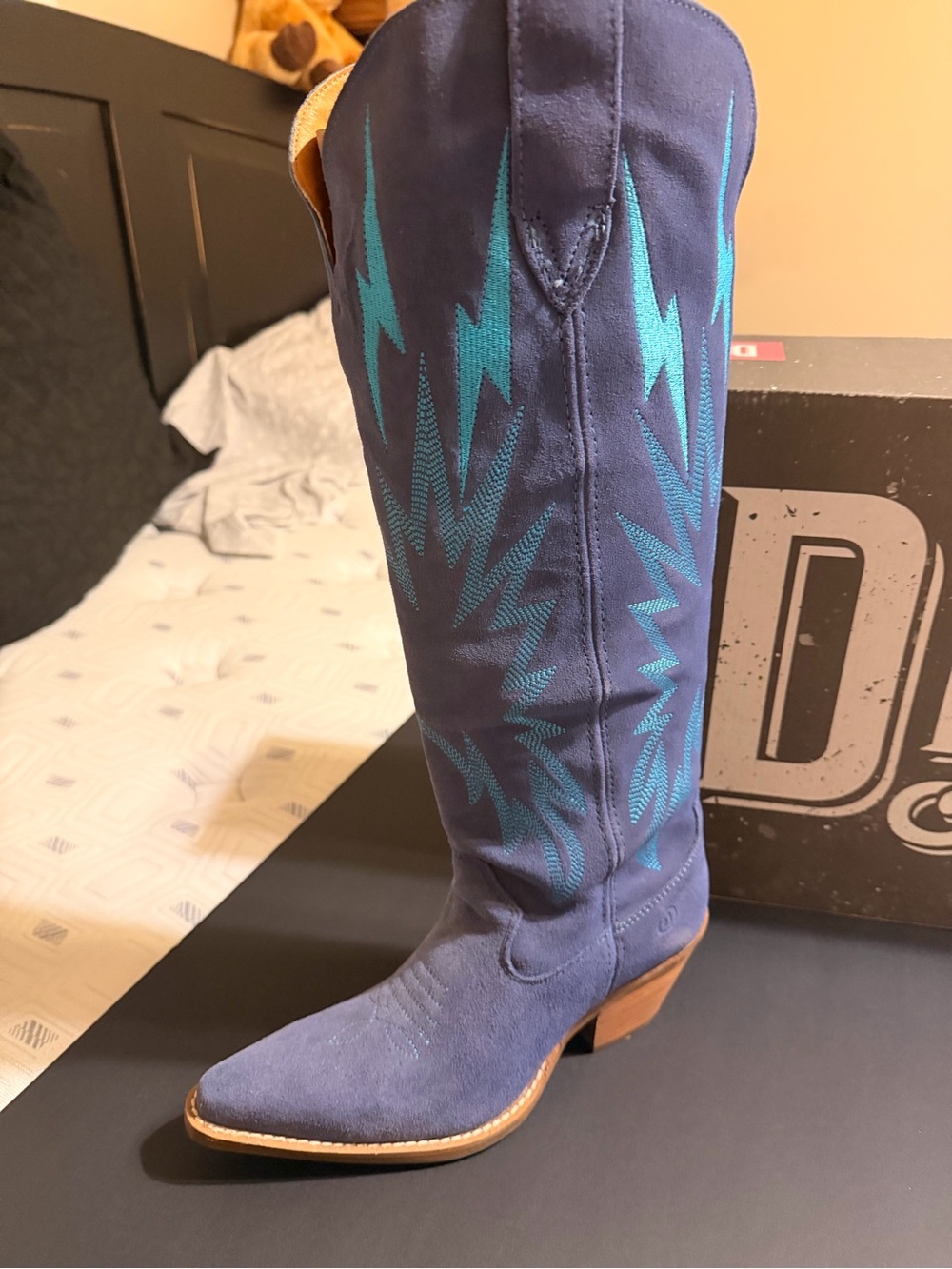 DINGO WOMEN'S 16" THUNDER ROAD BLUE SUEDE SNIP TOE WESTERN BOOT